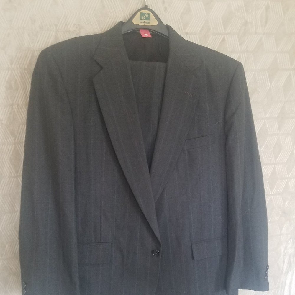 Towncraft 46R Charcoal with blue and red Pinstripes